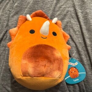 Squishmallow Lyan